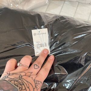 Versona Elegant Black Outerwear